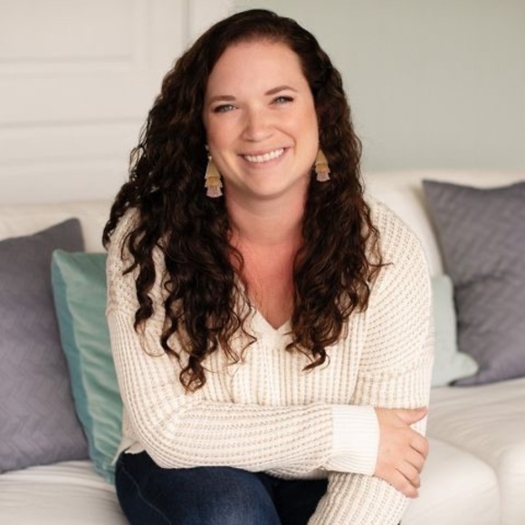 Meet your Posher, Emily - Picture 1 of 1